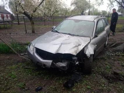 На Волині автомобіль вилетів  на город