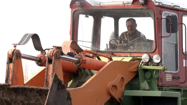 Посівна на Волині: аграрії дають «бронь», але людей все одно не вистачає (фото, відео)