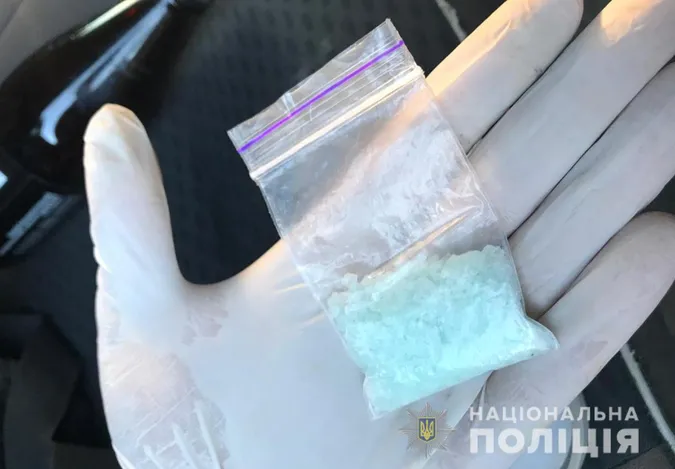 У Луцьку затримали озброєного наркоторговця (фото)