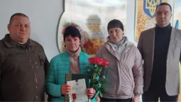 Мамі загиблого воїна з Маневиччини вручили відзнаку «Золотий хрест»