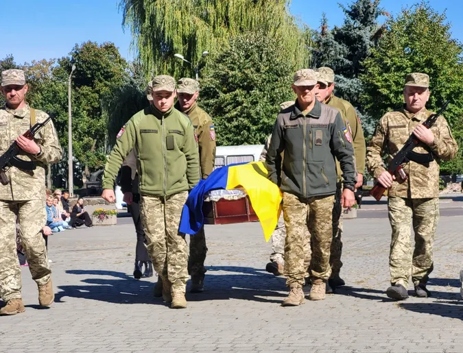 У Ковелі попрощалися із загиблим воїном Тарасом Солтисом (фото)