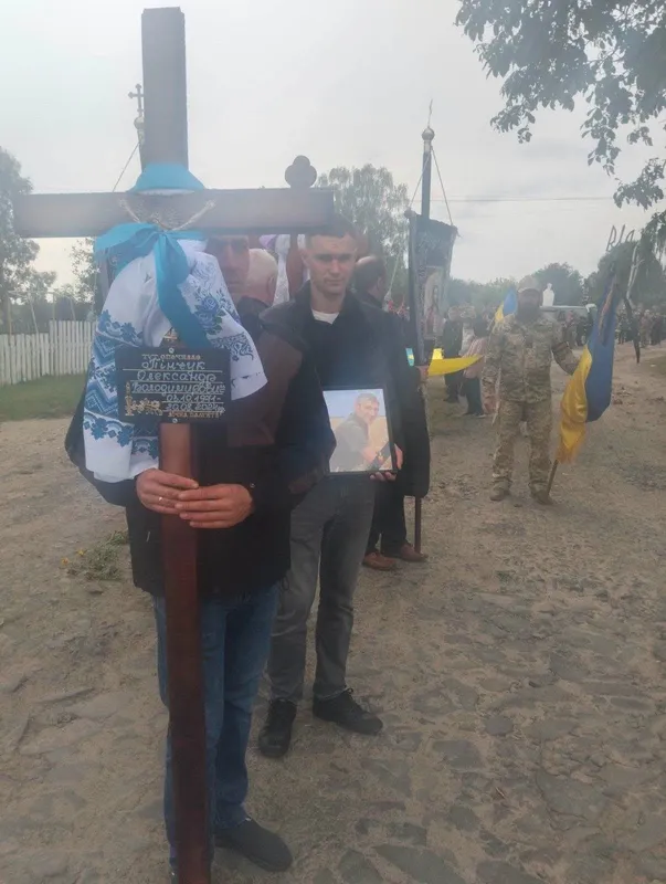На Волині в останню дорогу провели Героя Олександра Пінчука (фото)