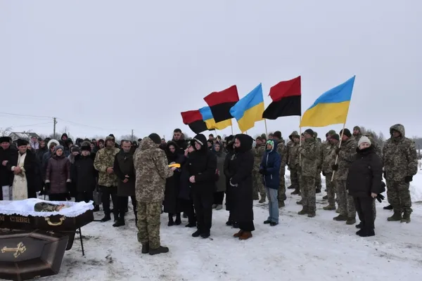 На Волині провели в останню дорогу полеглого воїна Віктора Радченка (фото)