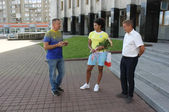 У Луцьку зустріли спортсменку, яка повернулася з Олімпіади у Токіо (фото)