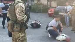 У Дніпрі волонтер торгував гуманітарними бронежилетами (фото)