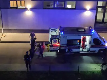 Викидав речі, а потім – сам: у Луцьку з вікна 9-го поверху вистрибнув чоловік (фото, оновлено)