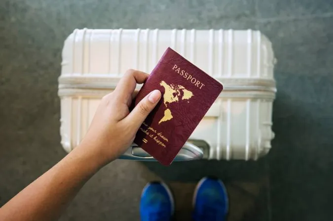Як в іншій країні оформити дитині закорордонний паспорт
