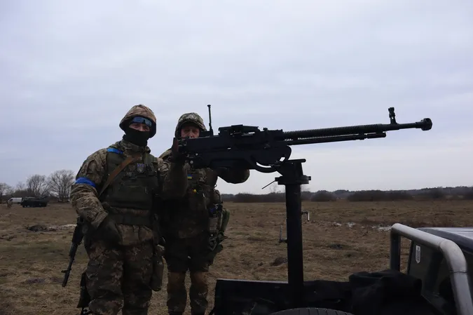 Бійці-зенітники Волинської тероборони показали, як вчаться знищувати противника (фото)