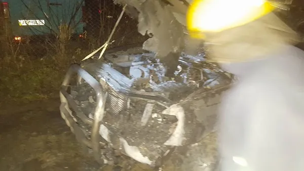 У Луцьку згоріло авто волинського активіста (фото, оновлено) 