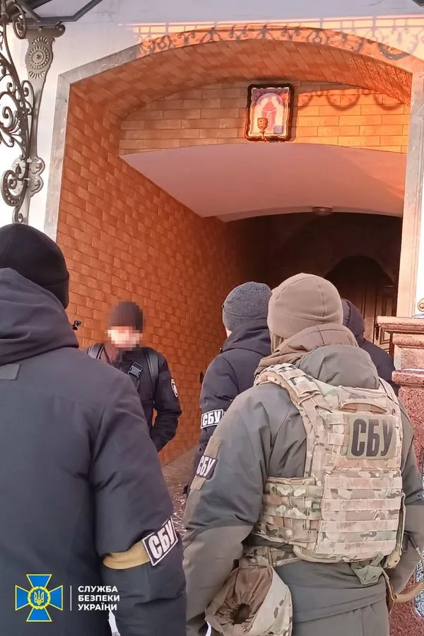 СБУ проводить обшуки у Почаївській лаврі УПЦ «МП» (фото)