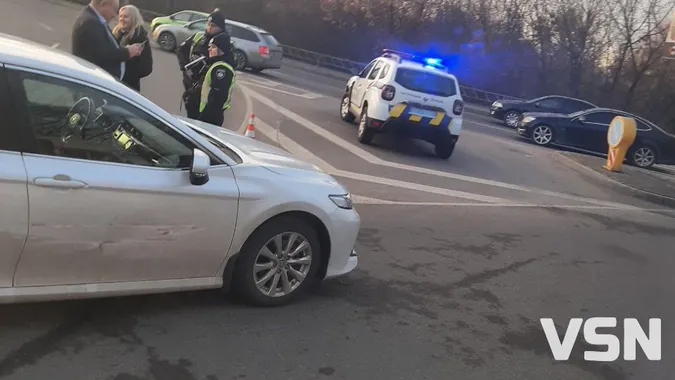 У Луцьку доньці голови Підгайцівської громади пошкодили авто (фото)