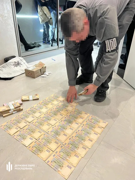 ДБР викрило підприємців, які крали продукти, призначені для ЗСУ (фото, відео)