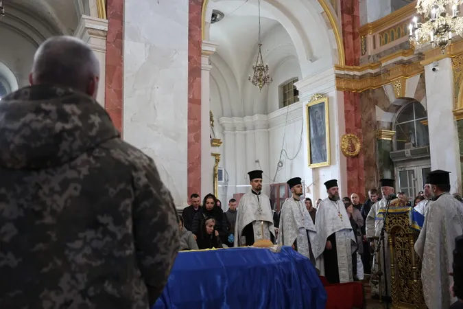 У Луцьку попрощалися з Героєм Артемом Зубком (фото)