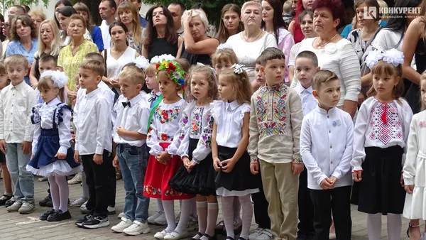 Як відзначили 1 вересня у луцькому ліцеї №15 (фото)