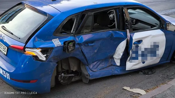Обом автівкам повідривало колеса: у Луцьку BMW влетів в таксі (фото)