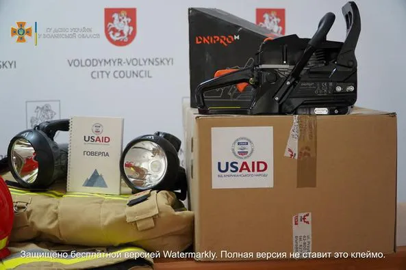 Володимирським рятувальникам передали спецобладнання на майже пів мільйона гривень (фото)