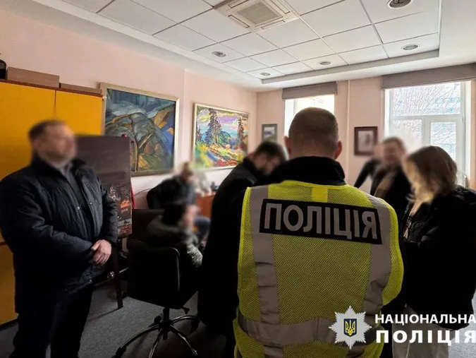 Продавали дешеві ліки за захмарними цінами: у «Волиньфарм» – обшук