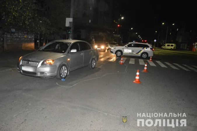 У Ковелі авто збило жінку з донькою на переході – їх госпіталізували (фото, відео)