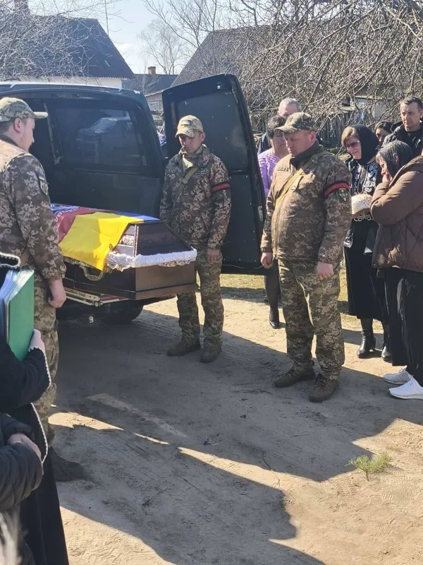 Через 3 роки після загибелі: на Волині попрощалися з 48-річним воїном Віктором Михальчуком (фото)