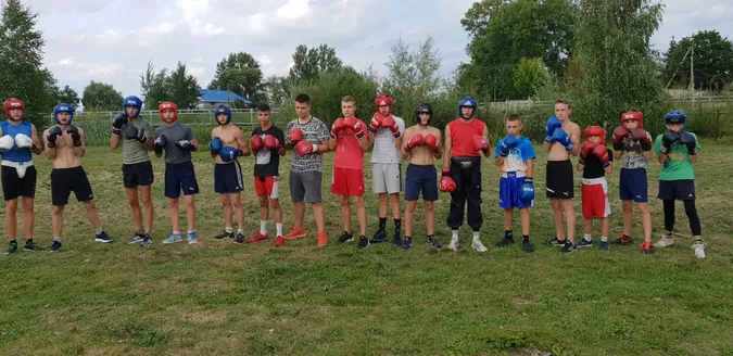 Юні спортсмени тренуються та відпочивають на базі волинських СБУшників (фото)