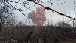 На Луганщині окупанти влучили у цистерну з азотною кислотою (відео)