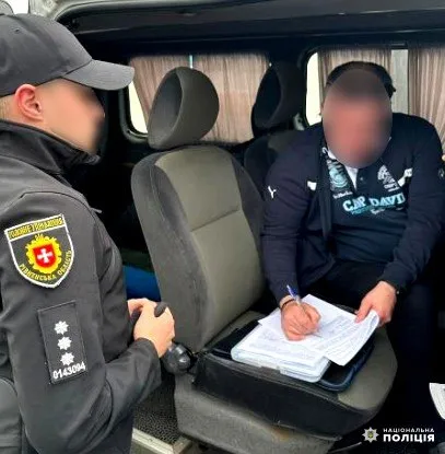 На Рівненщині експравоохоронець допомагав ухилянтам «відмазатися» від мобілізації (фото)