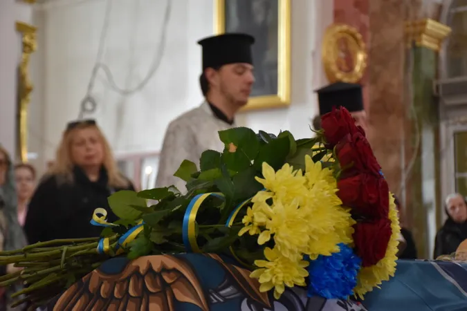 У Луцьку попрощалися з Героєм Олександром Бондаренком (фото)