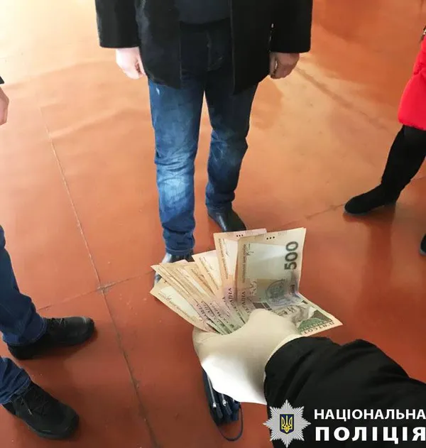 Директор волинського вишу попався на хабарі (фото)