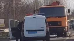 У селі під Луцьком гепнулися фура та іномарка, є травмований (відео)
