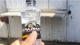 Муніципали знайшли, де у центрі Луцька продають розведений спирт (фото)