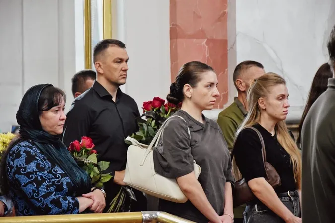 У Луцьку попрощалися із загиблими на війні Наталією Кулацькою та Ігорем Тимчуком (фото)