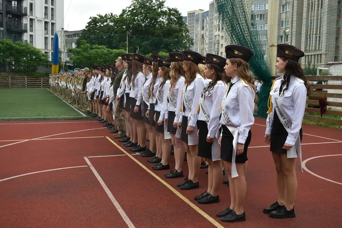 У Луцьку військовий ліцей випустив 330 юнаків та дівчат (фото)
