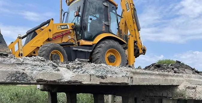 У Луцькому районі вперше за 35 років ремонтують міст через річку (схема об'їзду)
