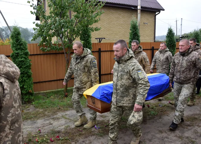У Любешеві в останню дорогу провели прикордонника Володимира Губарика, який загинув влітку на Харківщині