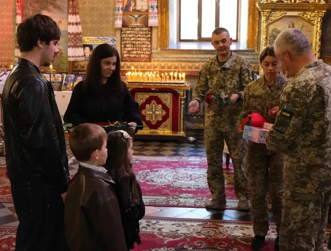 На Волині родинам полеглих прикордонників вручили державні нагороди (фото)
