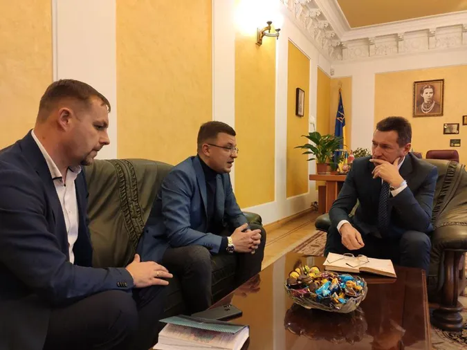 Чи буде співпраця: «СВІДОМІ» зустрілися з ректором Лесиного вишу Анатолієм Цьосем (фото)