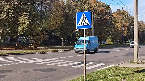 Обстеження доріг: у Луцьку вимірюють ями та нахили (фото)