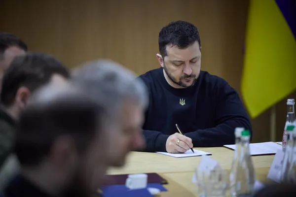 Перевірив кордон та вручив нагороди: що Зеленський робив на Волині (фото)