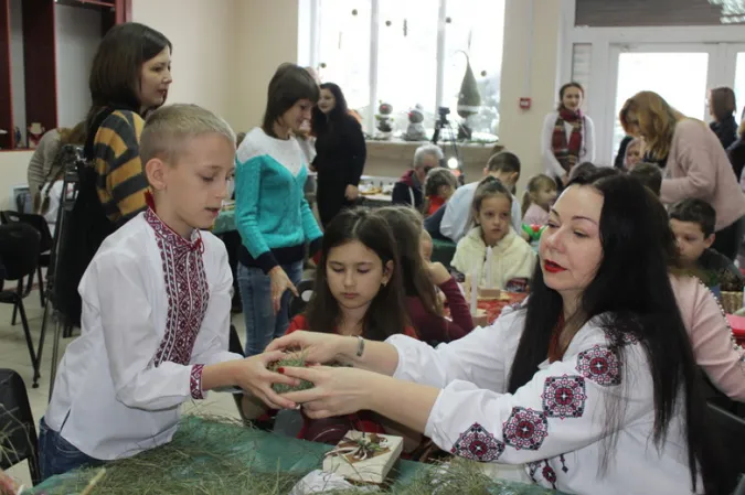 У Луцьку запрацювала «Різдвяна майстерня» (фото)