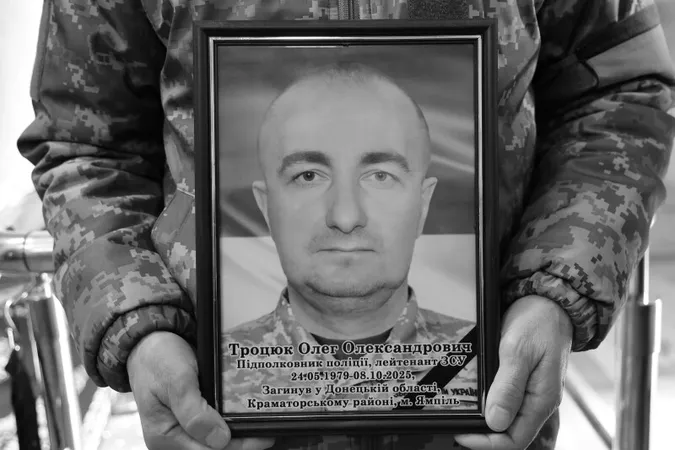 У Луцьку попрощалися з Героями Олегом Троцюком та Ігорем Кунашиком (фото)