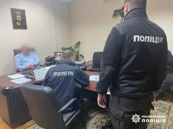 Найімовірніше, на фото – оголошення підозри Юрію Семенюку