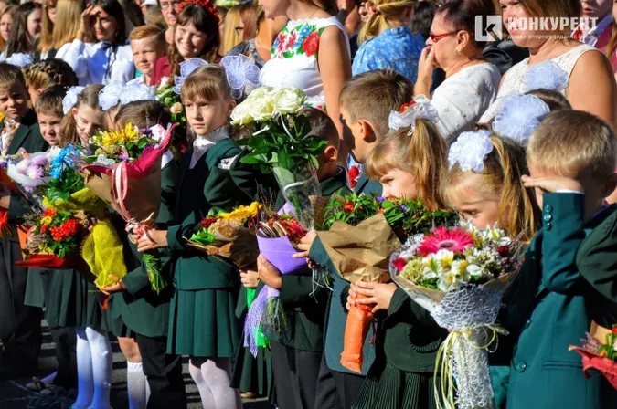 У Луцьку в школу просять замість квітів нести насіння 