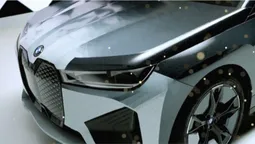 BMW розробили перший у світі автомобіль, який може змінювати колір (відео)