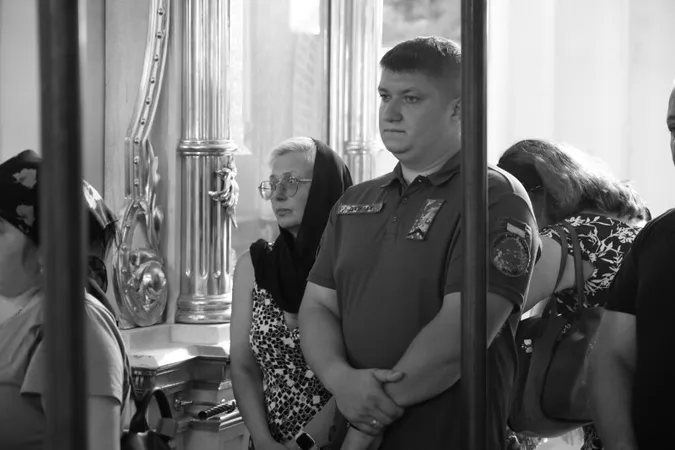 У Луцьку попрощалися із загиблим на Донеччині снайпером Віталієм Ващуком (фото)
