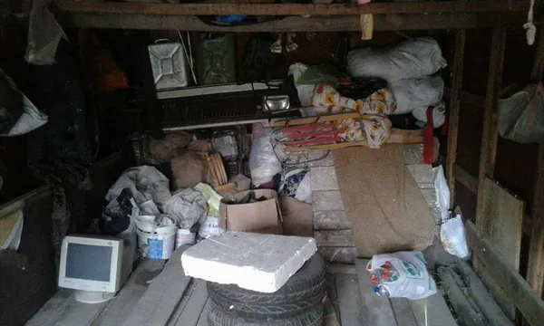 Муніципали показали, що лучани зберігають у незаконних гаражах (фото)