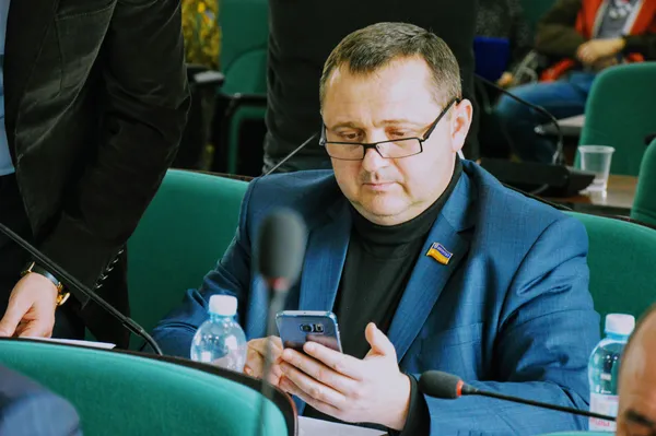 «Ігор Ігорович. Всьо, вітаю,! Вже є офіційно», – сповіщає появу на сайті рішення  Олександр Козлюк
