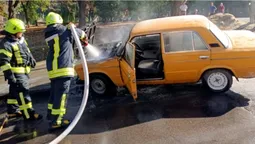 У Берестечку горіли «жигулі» (фото)
