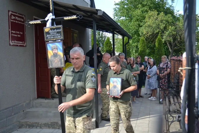 Навіки додому: на Волині попрощалися з загиблим воїном Сергієм Павловським