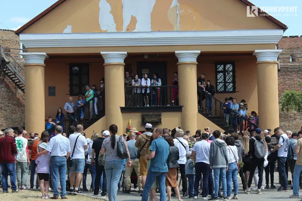 «Довгий меч» жінки: у Луцьку відбувся лицарський турнір (фото)