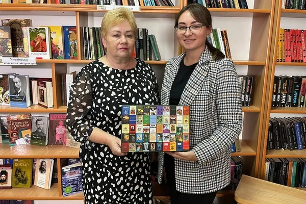Для декого – головоломка: у Луцькій бібліотеці зробили пазл-колаж з обладинками української літератури (фото, відео)
